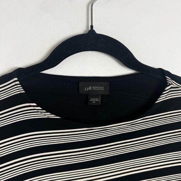 J.Jill Wearever Collection Black Beige Diagonal Stripe Batwing Sleeve Tunic Top - Picture 3 of 9